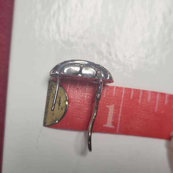 John Hardy Kali Pebble Sterling Silver Omega Earrings - Picture 4 of 6